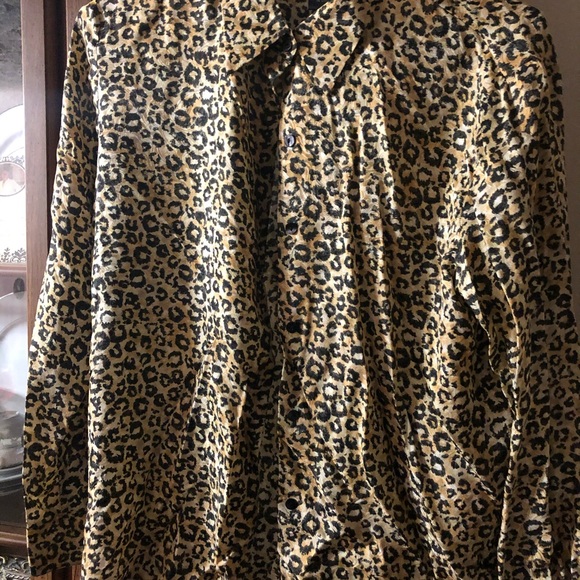 Beautiful Vintage Leopard print button down blouse. Size 14 - Picture 3 of 7